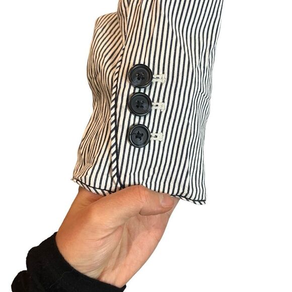 NWT! Talbots navy & white striped blazer.‎ Size 6P - Picture 9 of 10